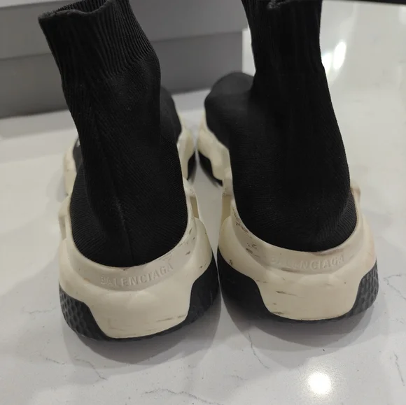 BALENCIAGA Size 9 - Picture 3 of 4